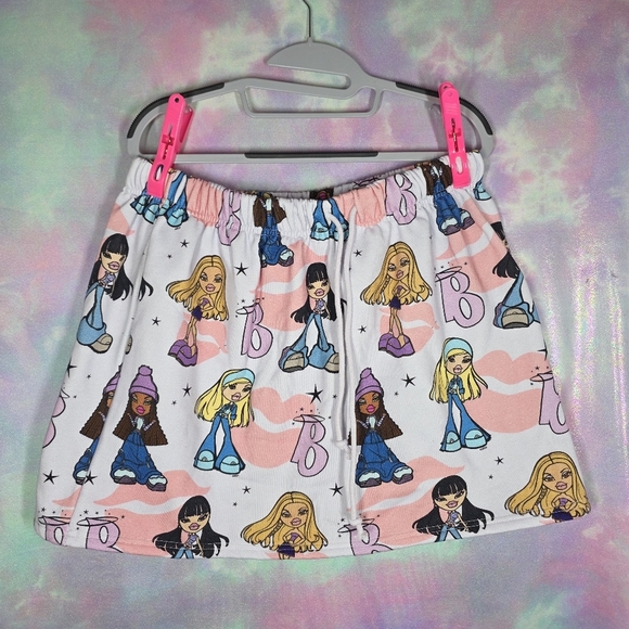 Cakeworthy x Bratz Print White Mini Sweat Skirt Size 3XL - Picture 3 of 9